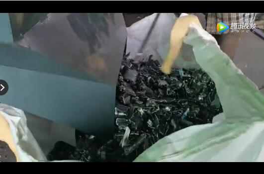1300型废铝青青草下载网址设备安装完成现场客户生产视频
